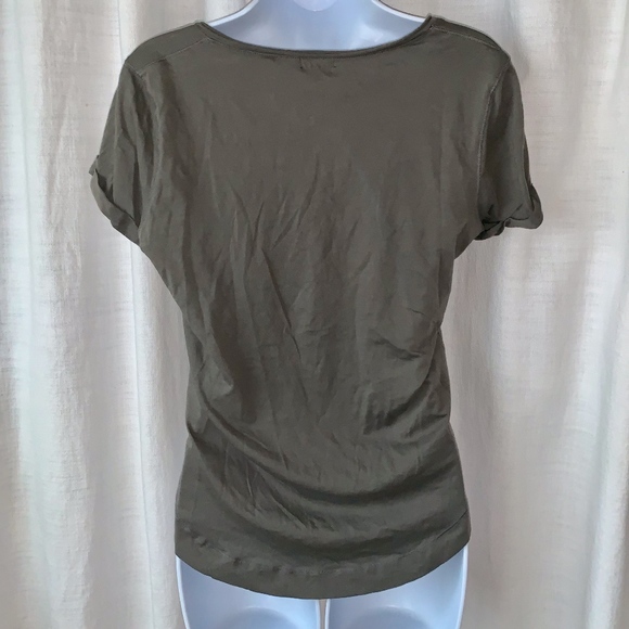 NWOT- Splendid Cuffed V-Neck Tonal Detail Tee!! - Picture 8 of 8